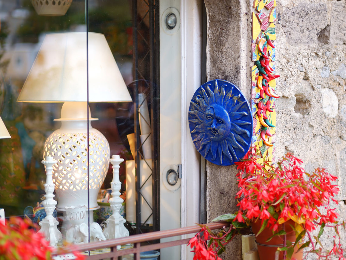 The excellence of italian pottery- Travel Amalfi Coast